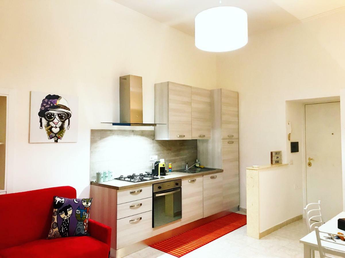Casa G&G Pignasecca 2 Nel Cuore Di Napoli Екстериор снимка