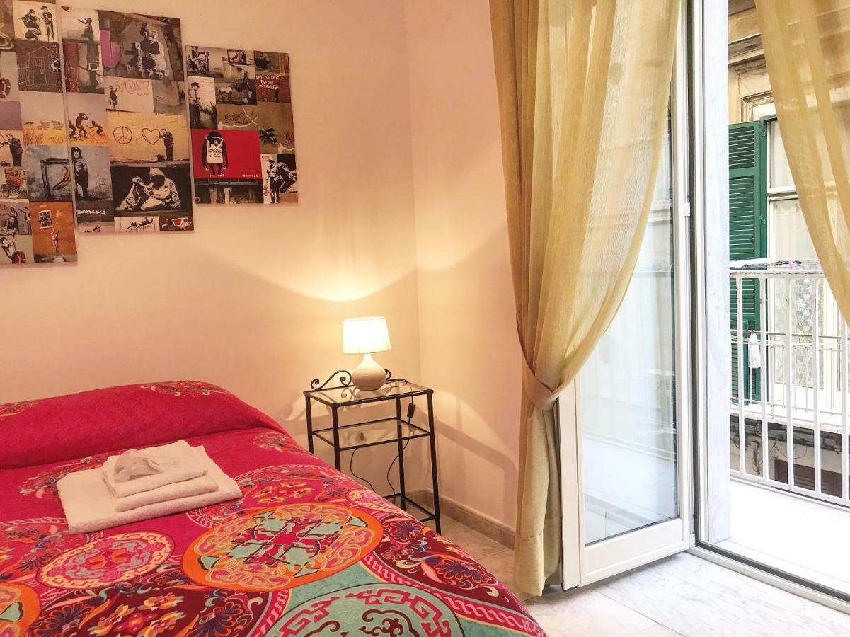 Casa G&G Pignasecca 2 Nel Cuore Di Napoli Екстериор снимка