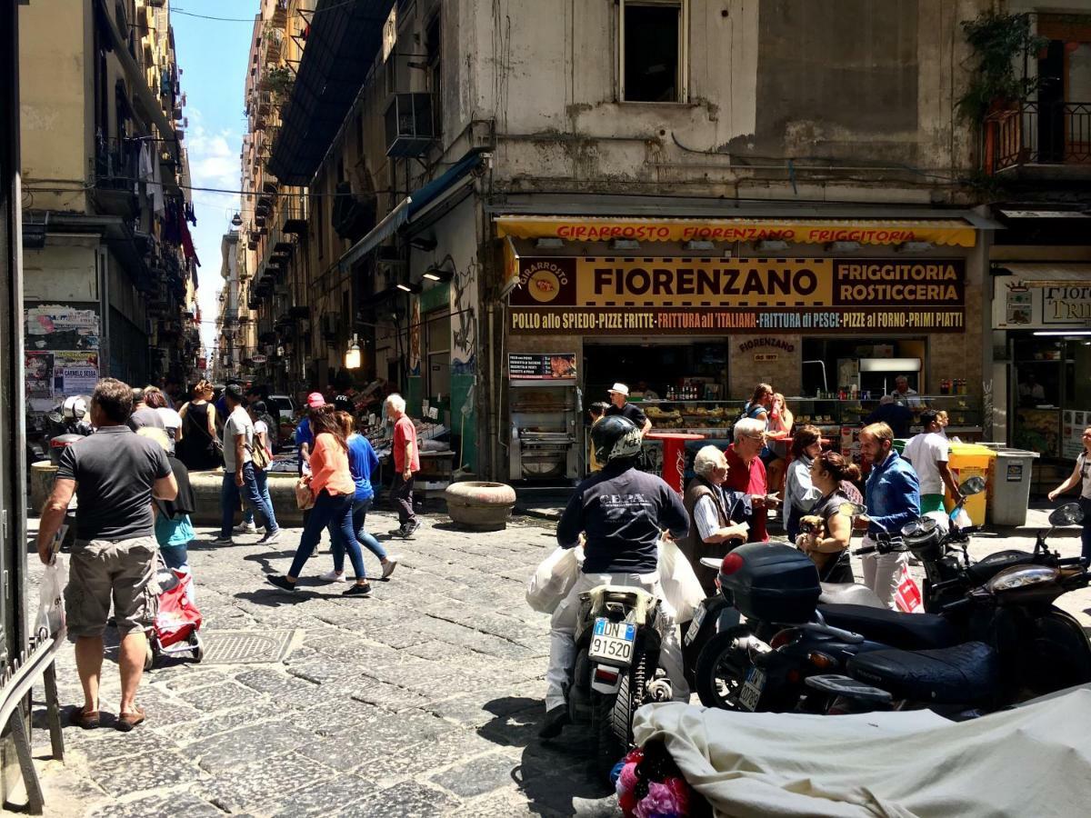 Casa G&G Pignasecca 2 Nel Cuore Di Napoli Екстериор снимка